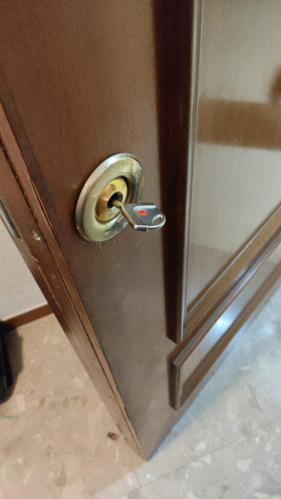 contacta con cerrajero